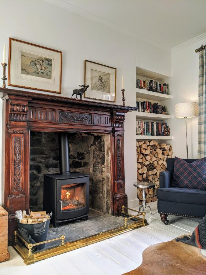 Central Hawick Spacious Stylish Flat With Log Burner Exterior photo