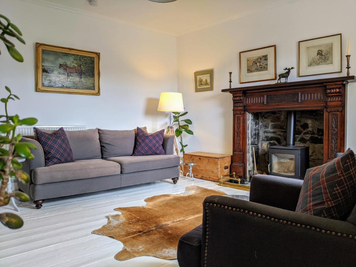 Central Hawick Spacious Stylish Flat With Log Burner Exterior photo