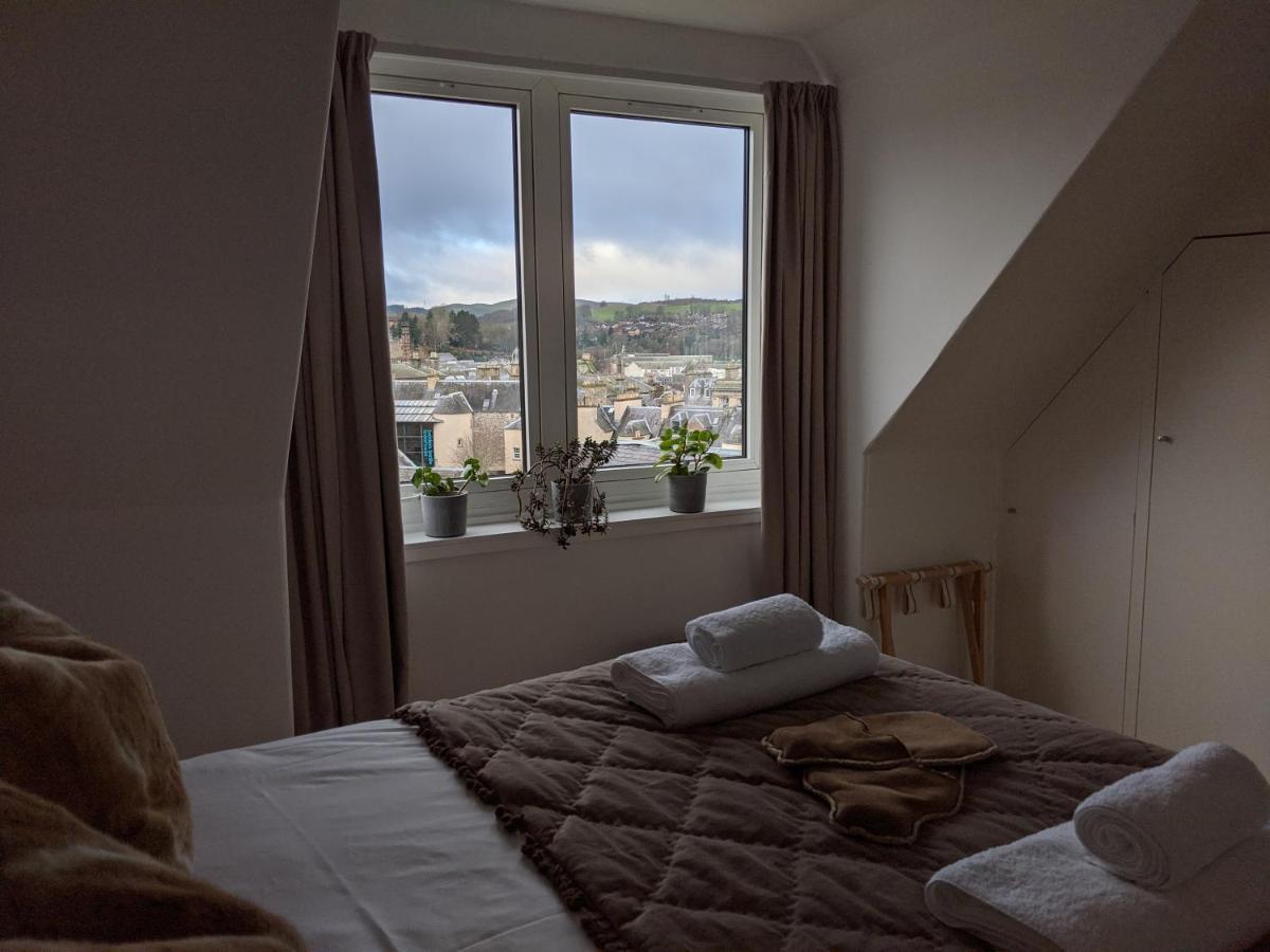 Central Hawick Spacious Stylish Flat With Log Burner Exterior photo